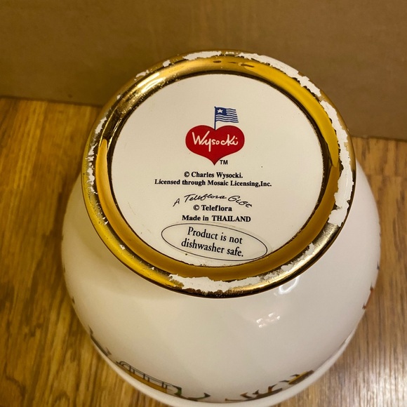 Charles Wysocki Christmas Love 2000 Gold Rimmed Pedestal And Fruit Bowl Decor. - Picture 6 of 6